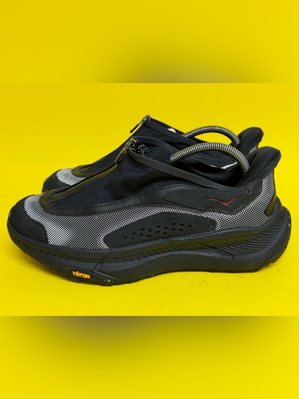 HOKA Project Transport Stealth Tech Pack Sneaker Mens 9.5 Black White WORN ONCE